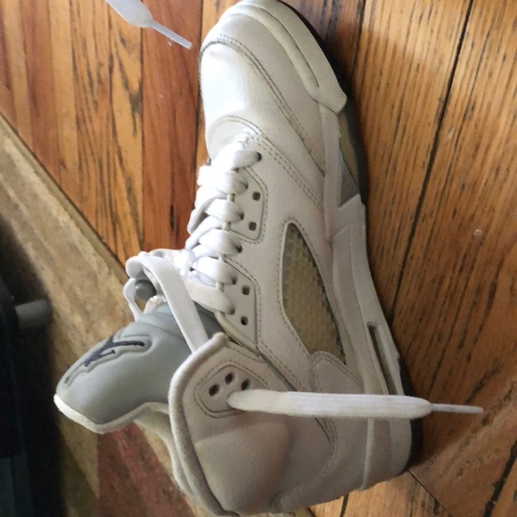 Jordan 5s - Picture 2 of 5